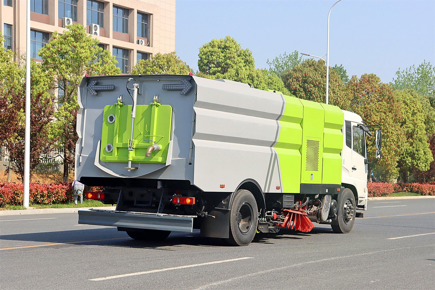 东风天锦洗扫车9方水 7方尘