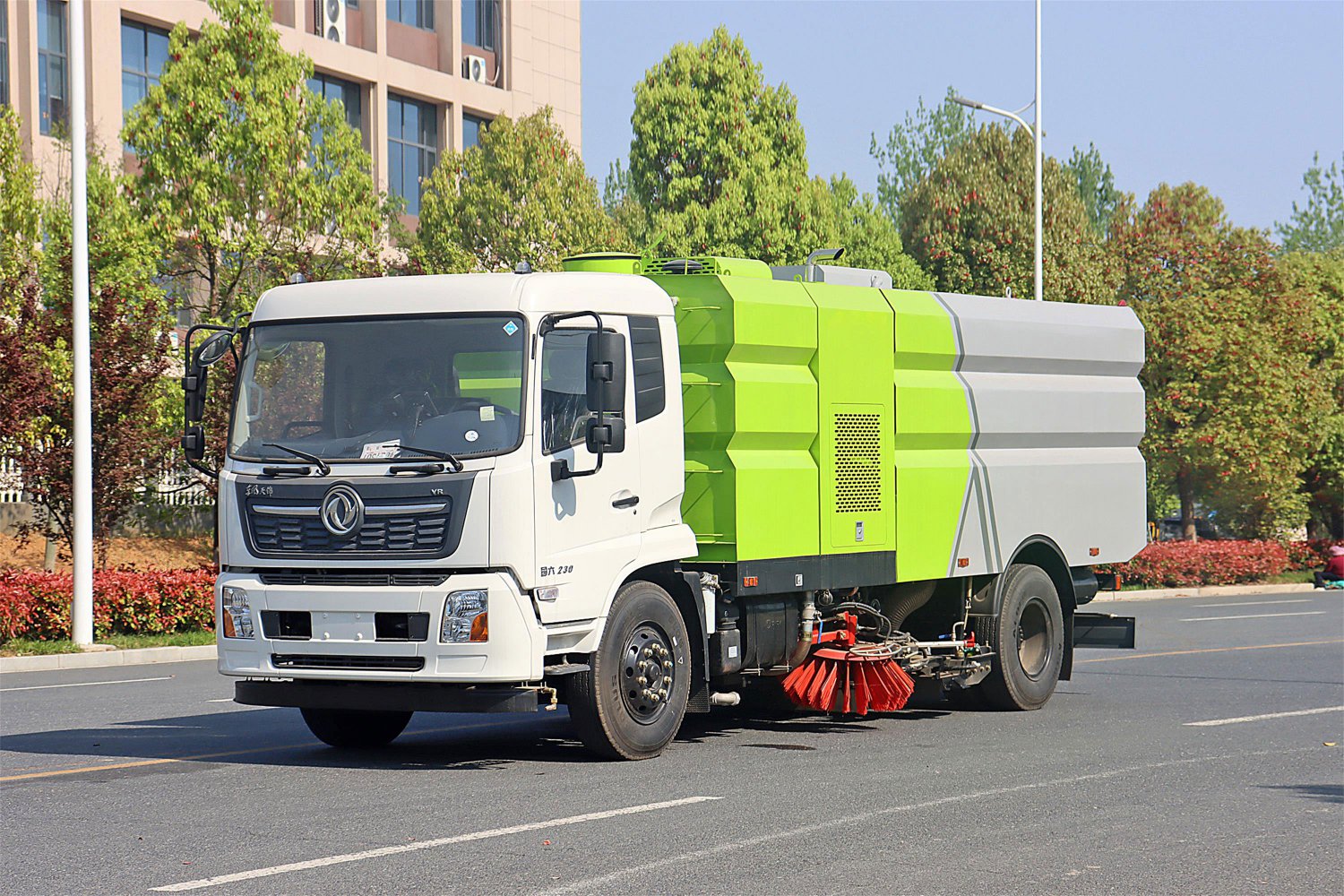 东风天锦洗扫车9方水 7方尘